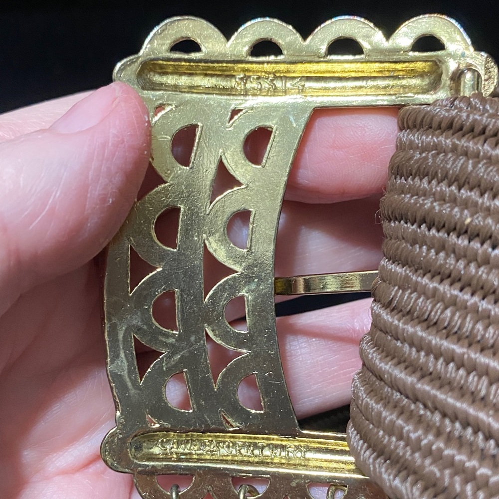Vintage plus size XL Elegant women’s Gold Buckle stretchy Brown 2 inch wide Belt - Picture 7 of 11